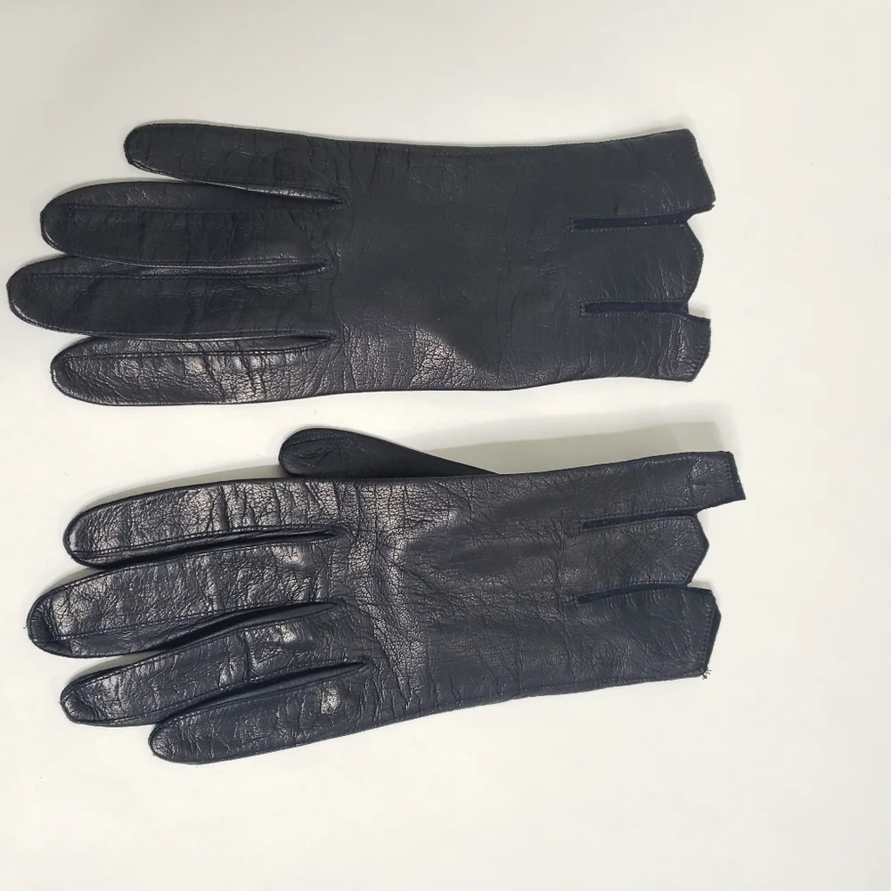 Vintage Alexander's navy blue leather driving gloves silk lining size 7 notched